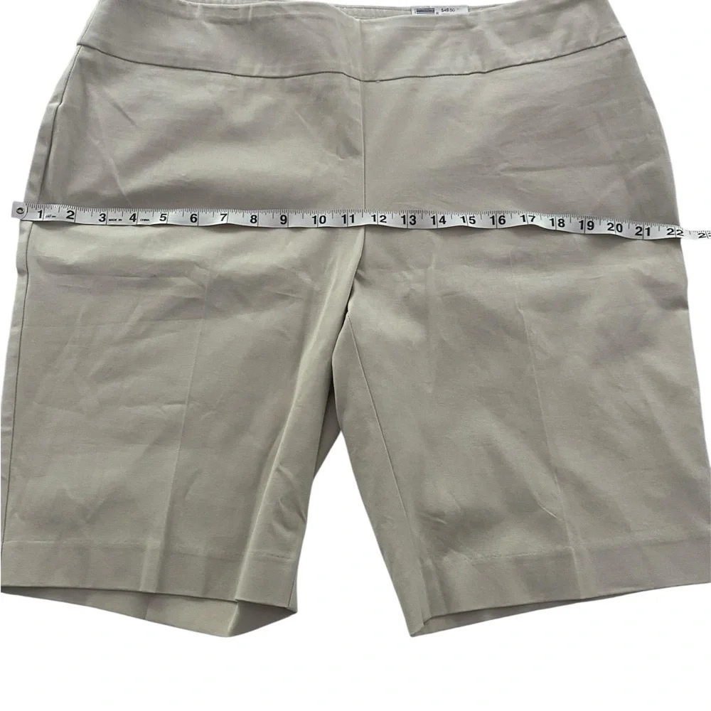 NWT Crown & Ivy Ashley Women Pull on Bermuda Shorts Size 16 - Picture 4 of 5